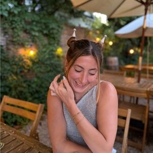 Meet your Posher, Izzy